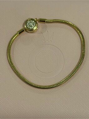 Authentic Pandora crown clasp bracelet. 14k gold plated